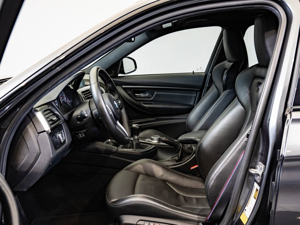 Used 2018 Mineral Gray Metallic BMW  image 21