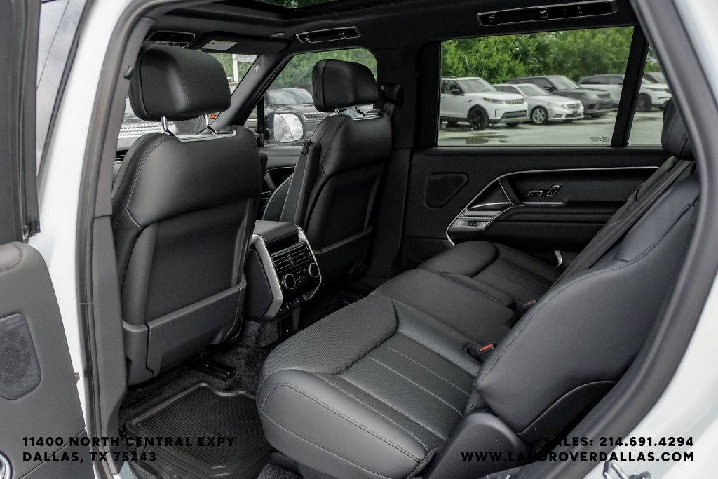 New 2027 Fuji White Land Rover SE image 39
