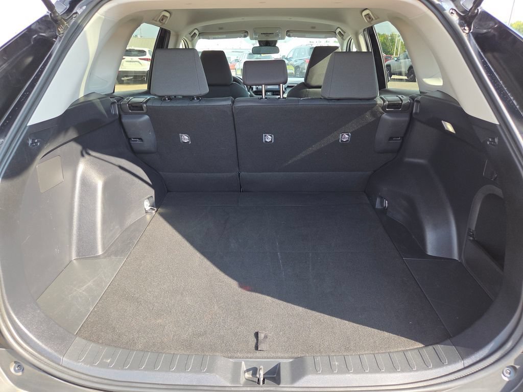 2024 Toyota RAV4 XLE - Photo 26