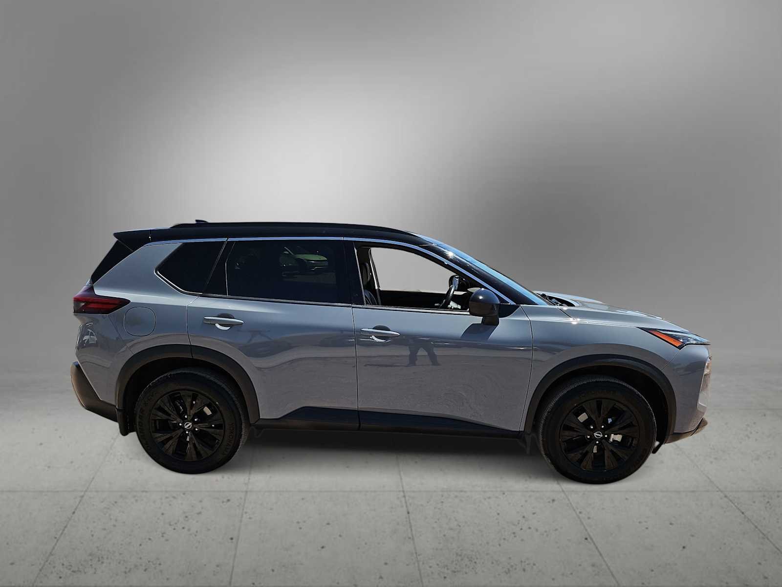 Used 2023 Boulder Gray Pearl/Super Black Nissan SV image 9