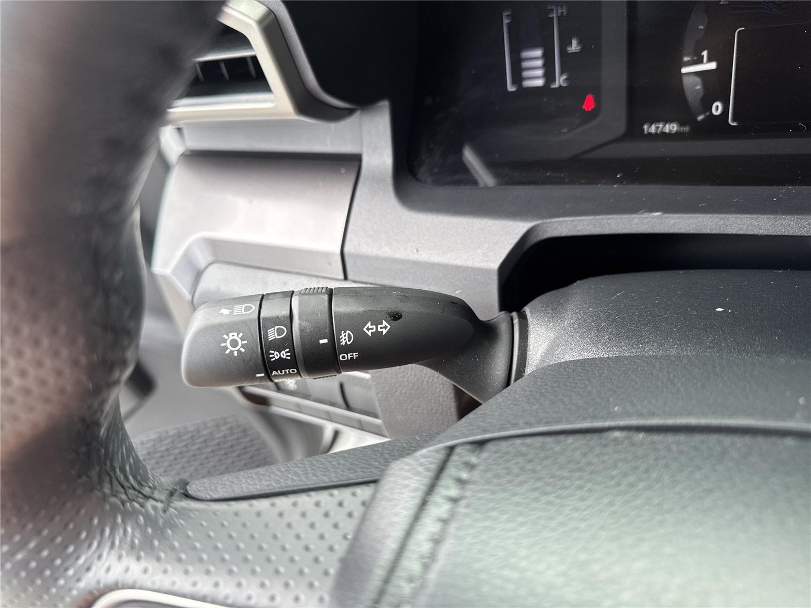 Used 2025 Ice Cap Toyota SR5 image 21