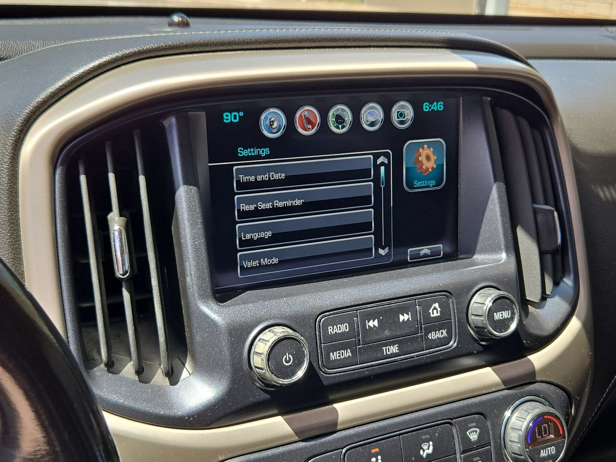 Used 2018 Mineral Metallic GMC 2WD Denali image 16