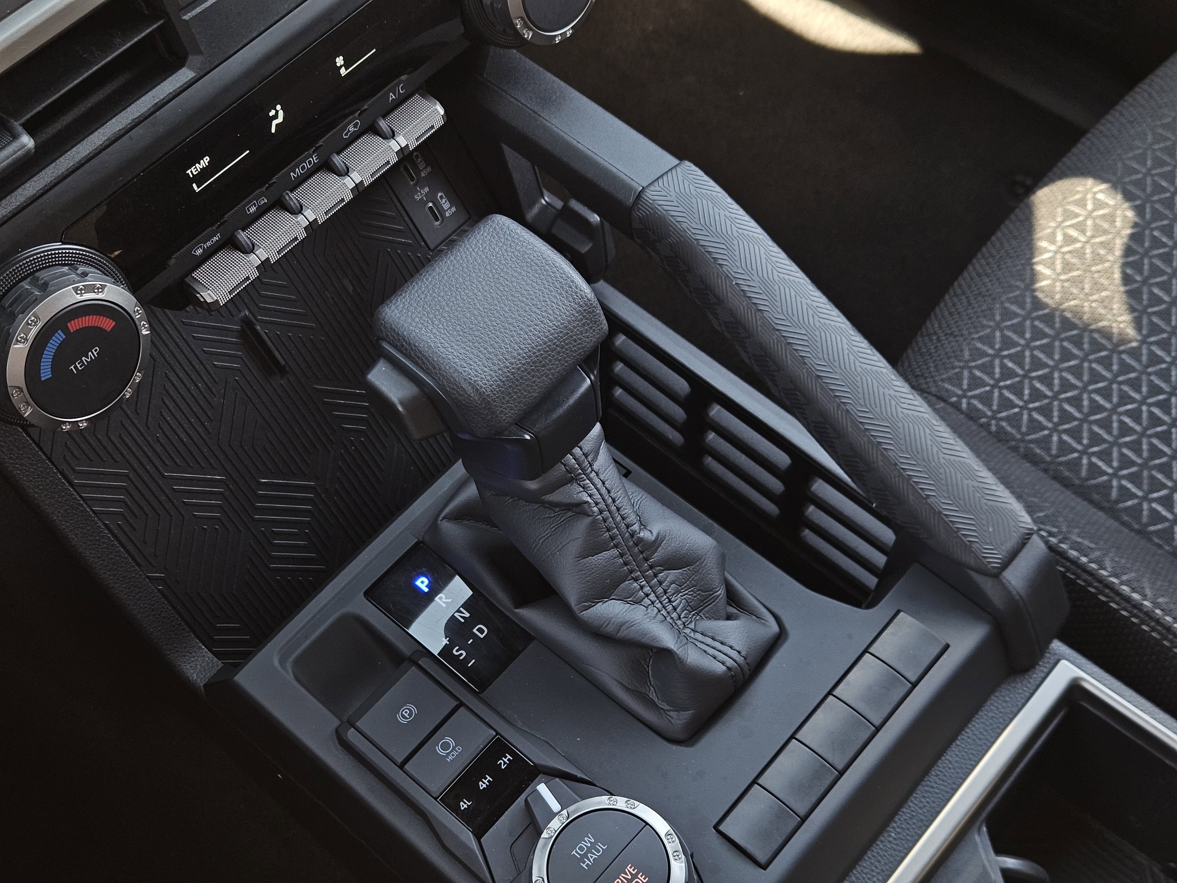 Used 2025 Underground Toyota SR5 image 21