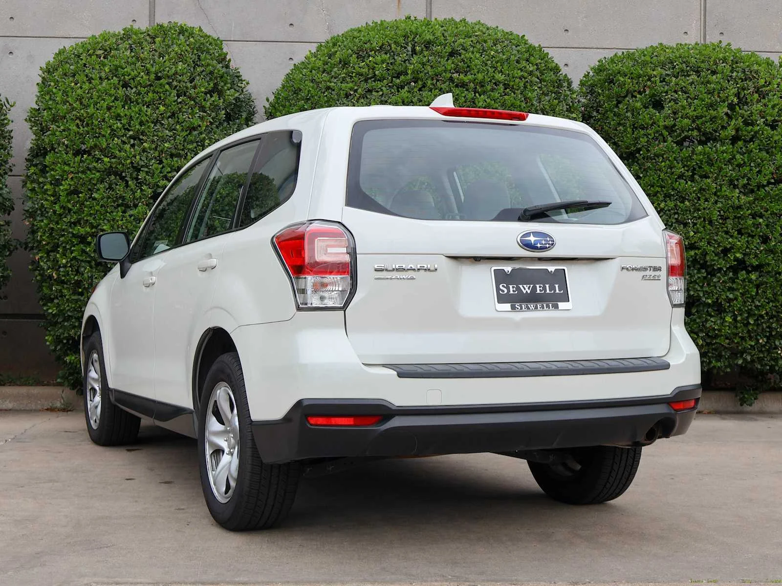 Used 2017 Crystal White Pearl Subaru  image 10