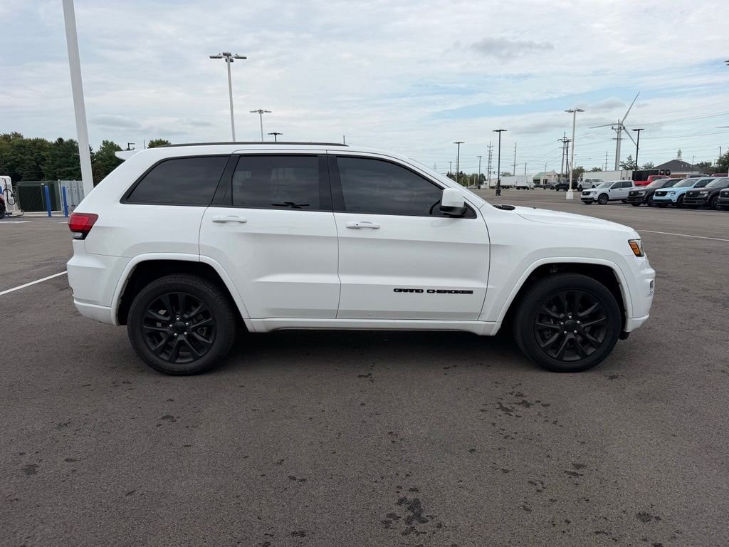 Used 2021 White Jeep Laredo X image 5