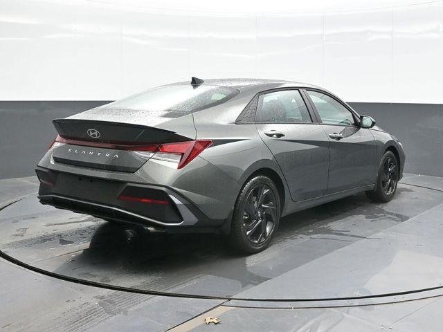 New 2026 Gray Hyundai SEL Sport Plus image 9