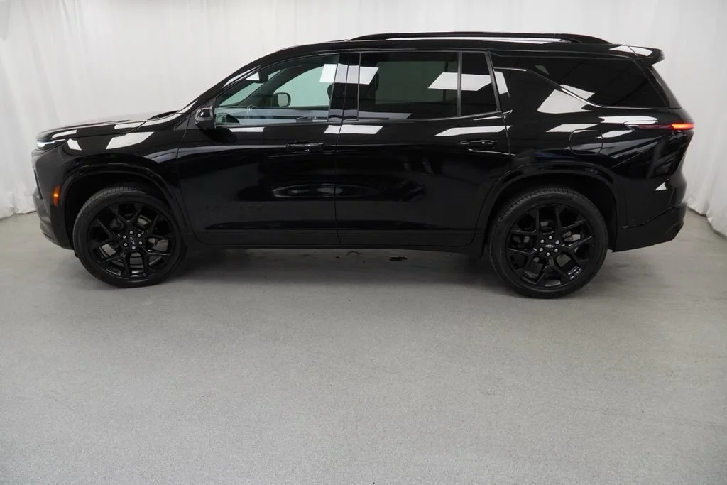 Used 2024 Mosaic Black Metallic Chevrolet RS image 5