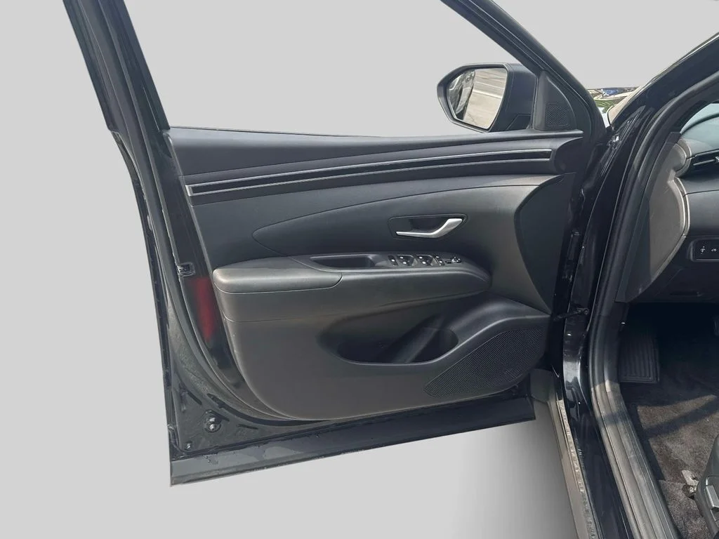 Used 2024 Black Hyundai SEL image 14