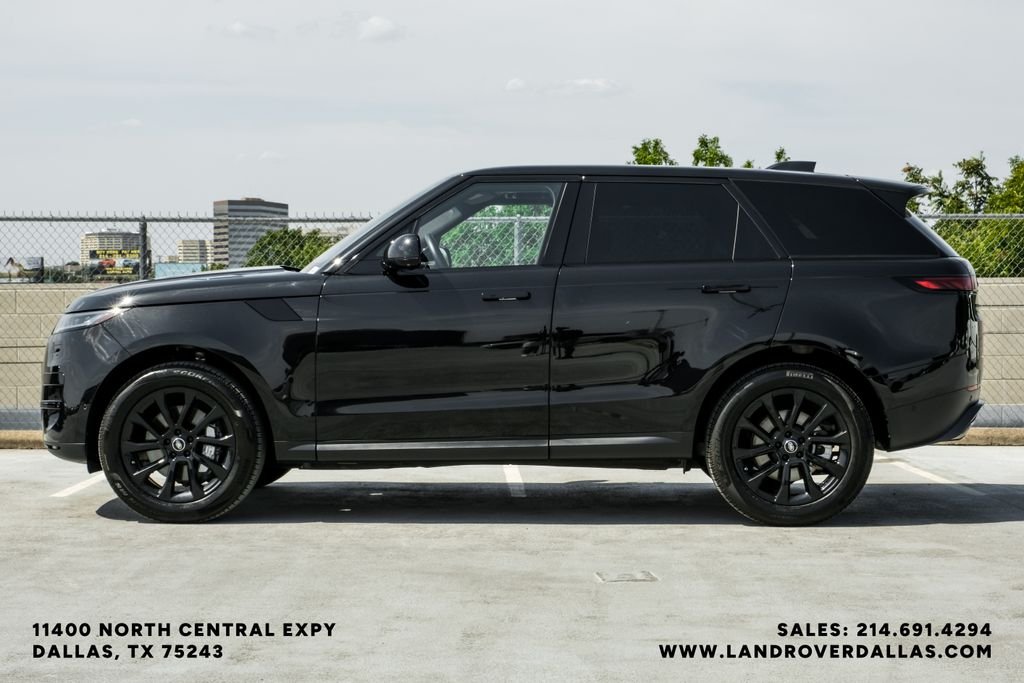 Used 2025 Santorini Black Metallic Land Rover SE image 11