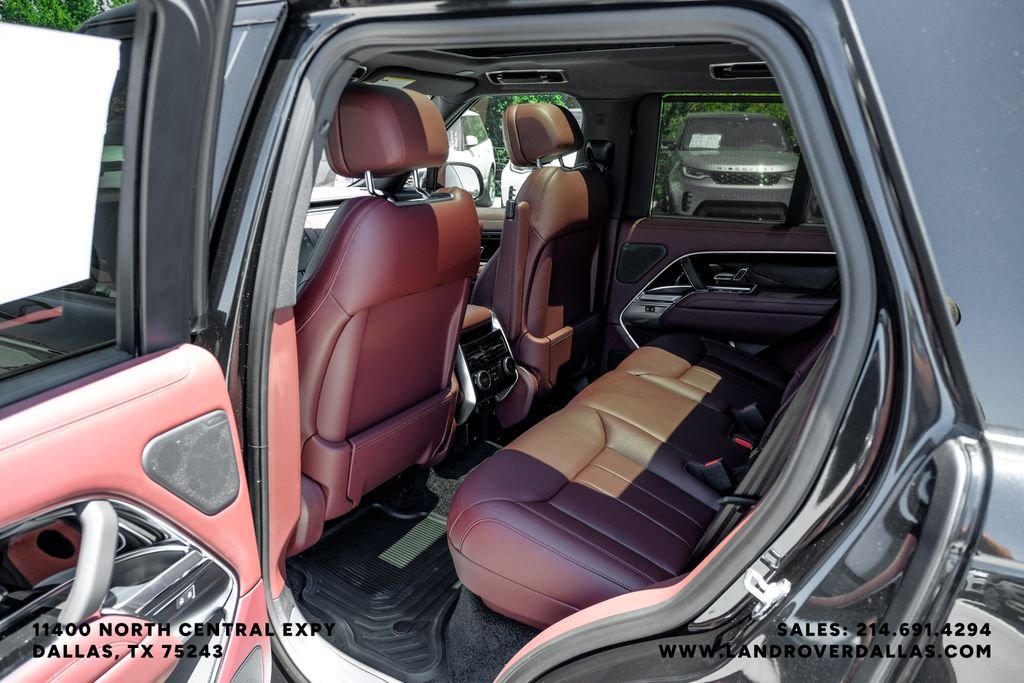 New 2026 Santorini Black Metallic Land Rover SE image 46