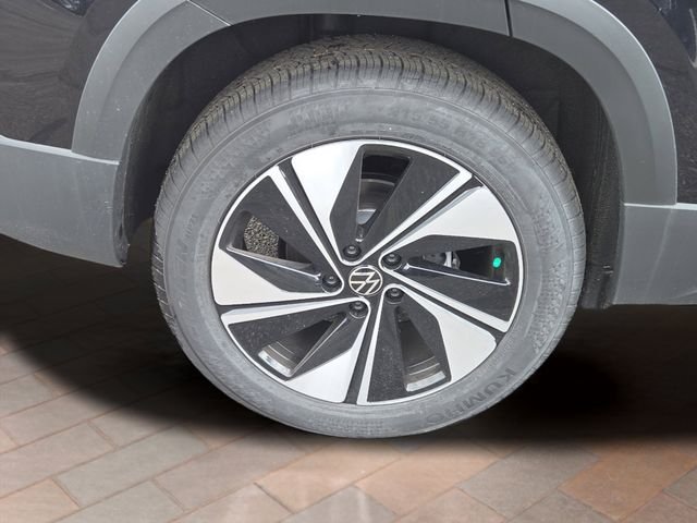 New 2026 Black Volkswagen 1.5T SE image 3
