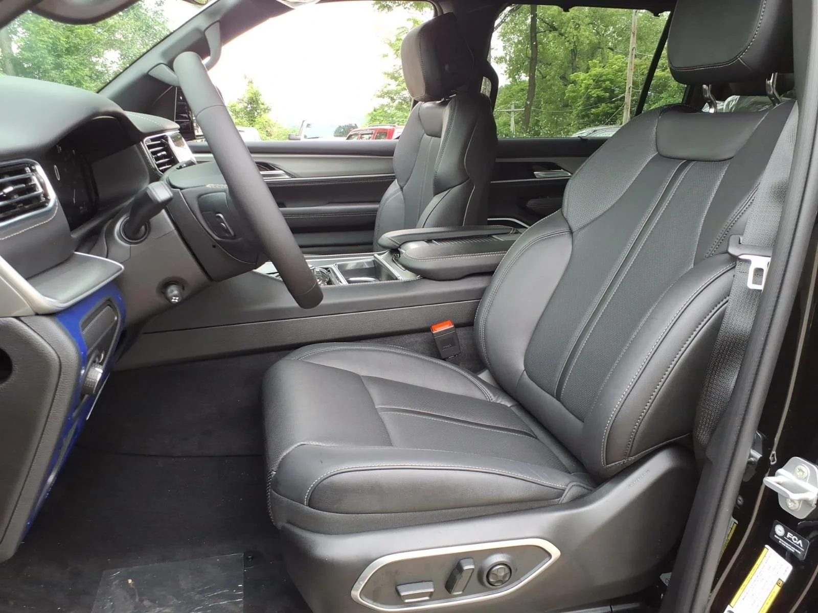 New 2026 High Gloss Black Jeep Limited Reserve image 4