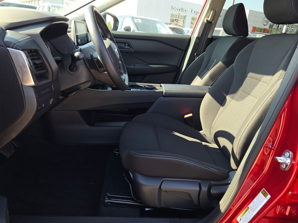2025 Nissan Rogue S - Photo 21