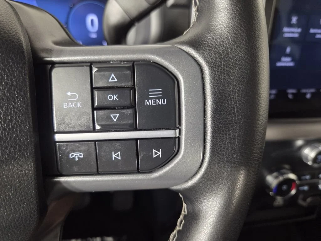 Used 2025 Black Metallic Ford XLT image 17