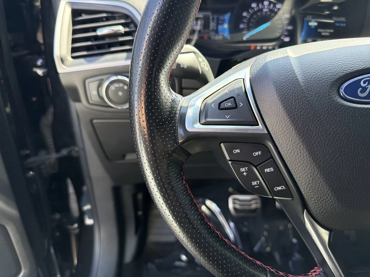 Used 2022 Black Ford ST-Line image 33