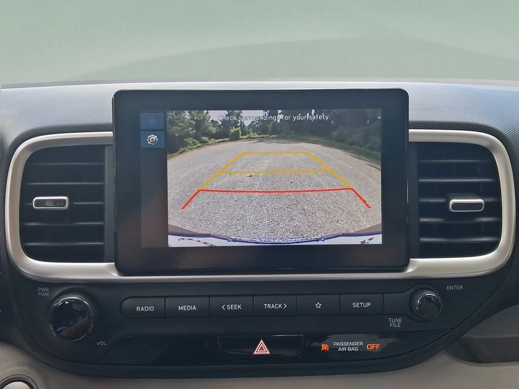 Used 2025 Onyx Black Hyundai SEL image 15