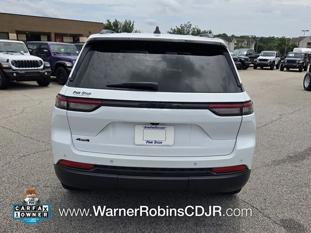Used 2023 White Jeep Altitude X image 11