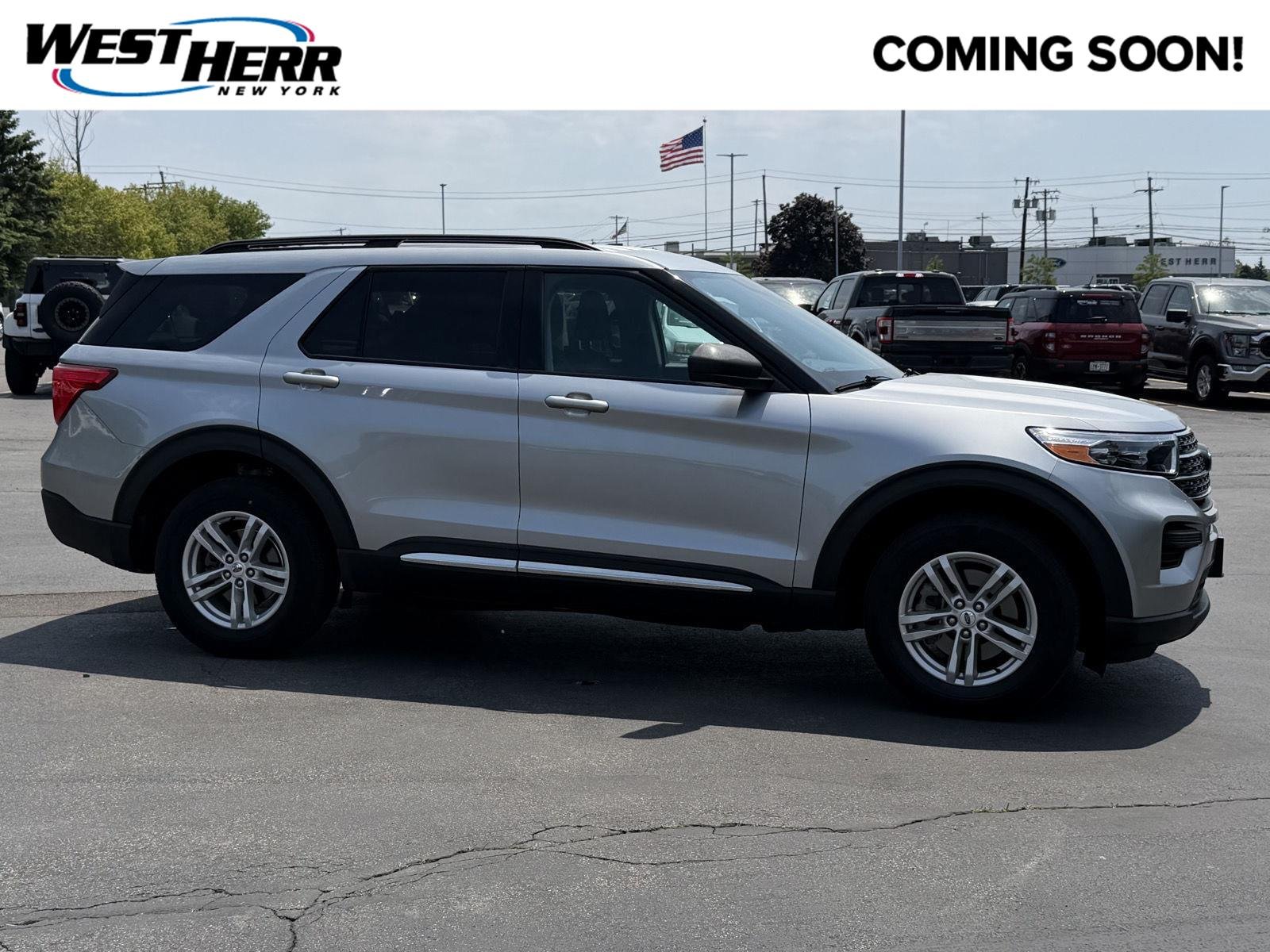 Used 2023 Iconic Silver Ford XLT image 1