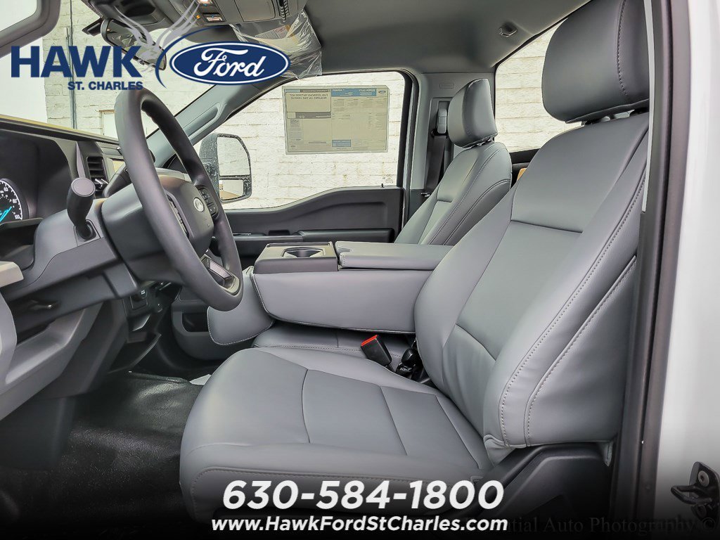 New 2026 Oxford White Ford F-450® XL image 8