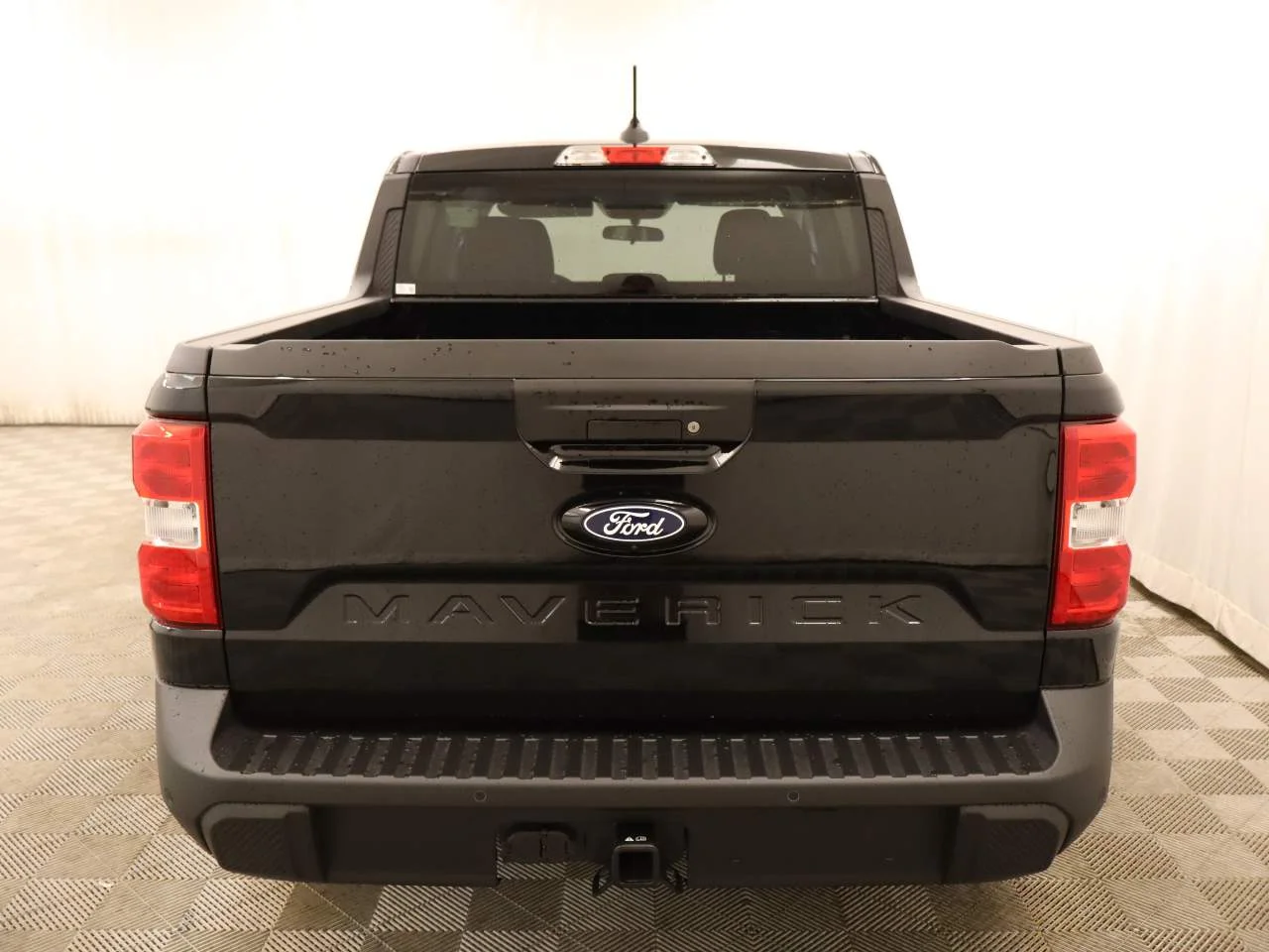 New 2026 Shadow Black Ford XLT image 5