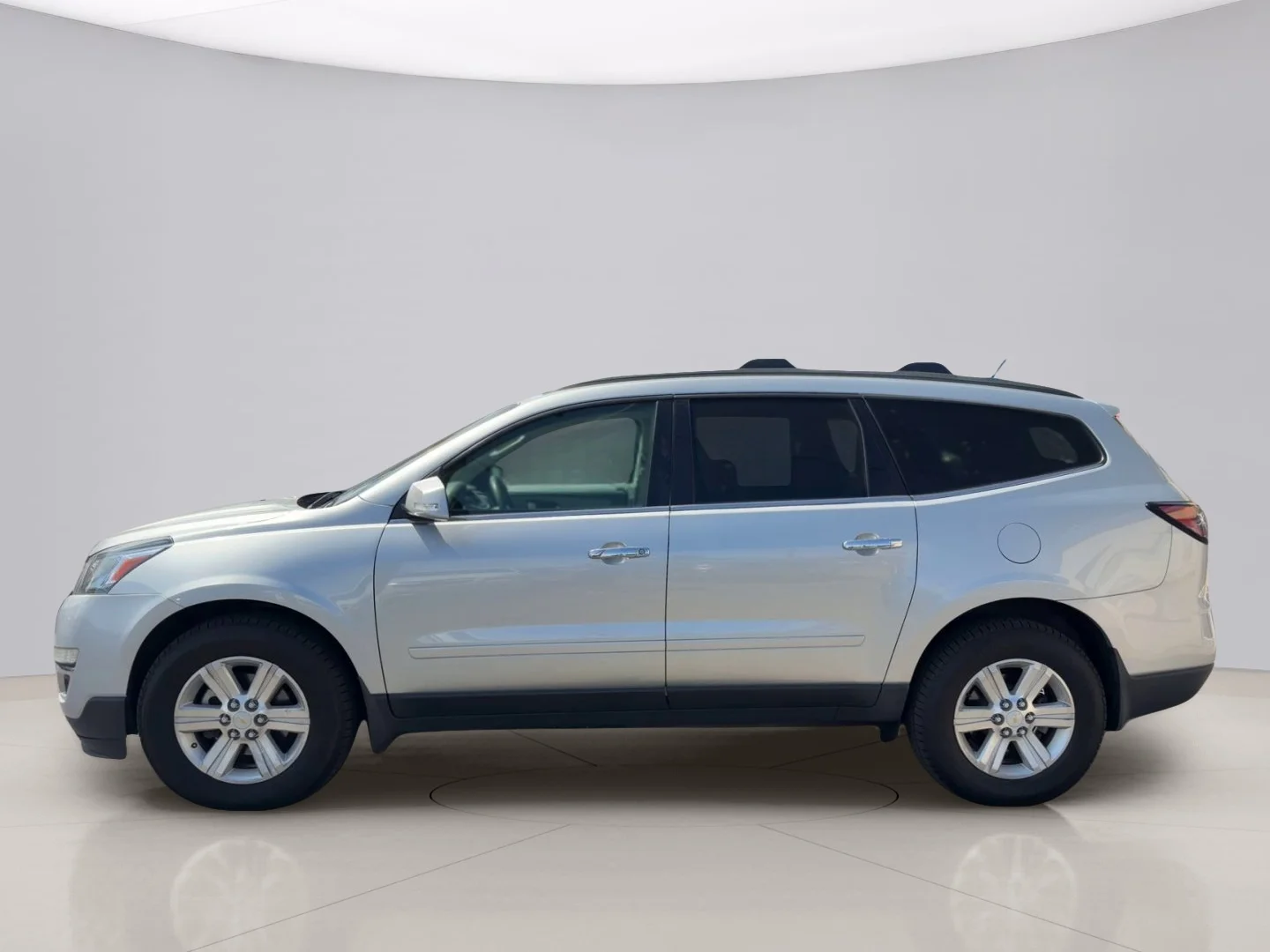 Used 2014 Silver Chevrolet LT image 2