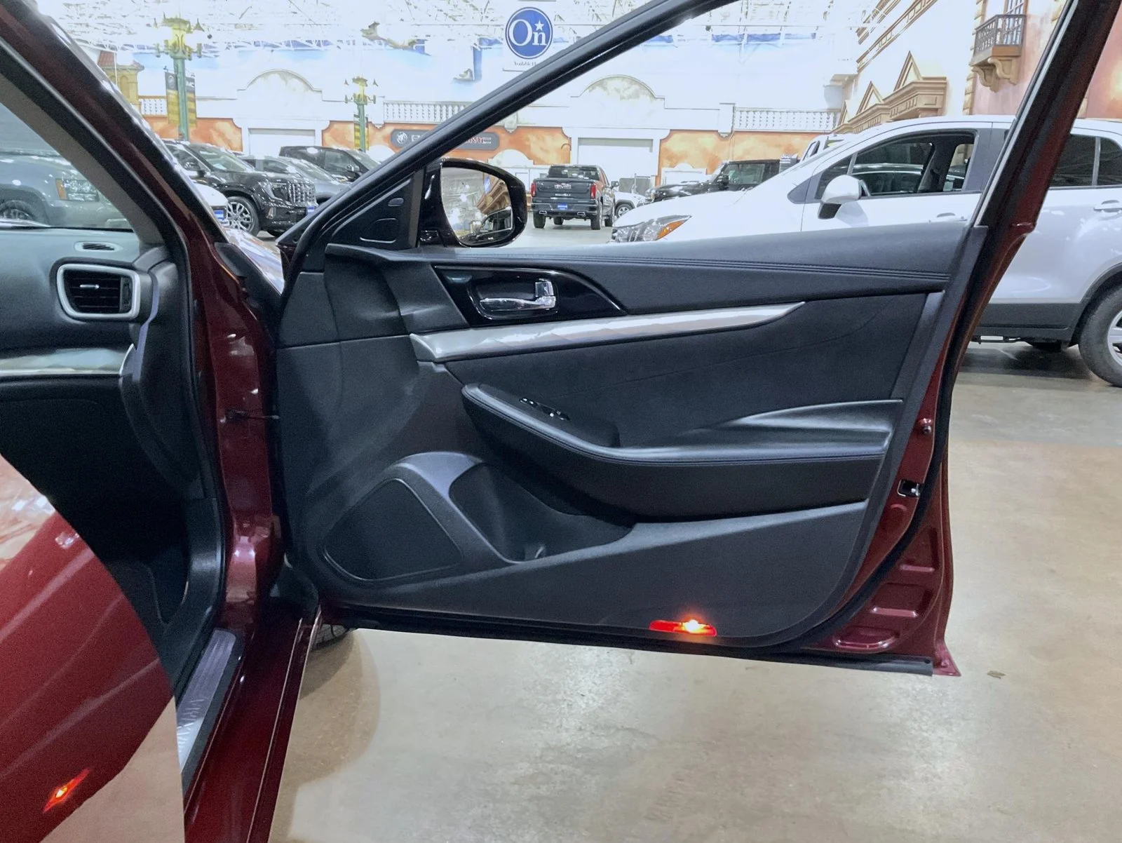 Certified Used 2016 Red Nissan SR image 16