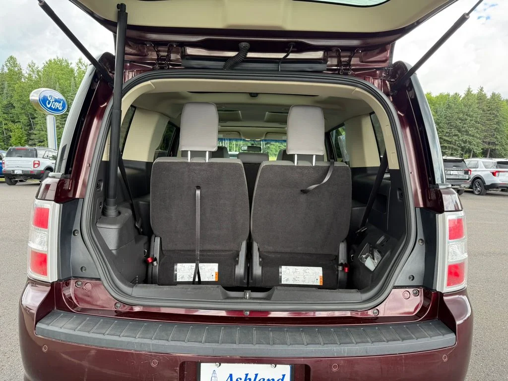 Used 2017 Red Ford SEL image 5