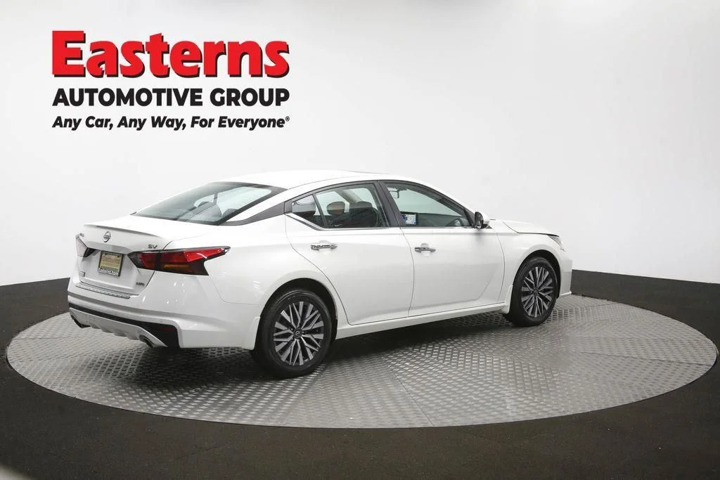 Used 2023 White Nissan 2.5 SV image 44