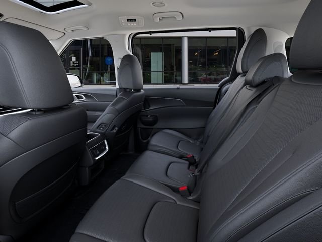 New 2026 Snow White Pearl Kia SX Prestige image 18
