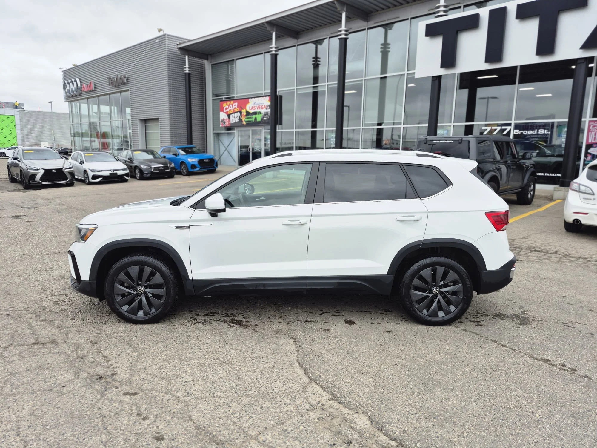 Certified Used 2024 White Volkswagen Comfortline*Adaptive Cruise | Remote Start | Htd Leather | Pano Roof | Htd Wheel | Lane Keep Assist image 11