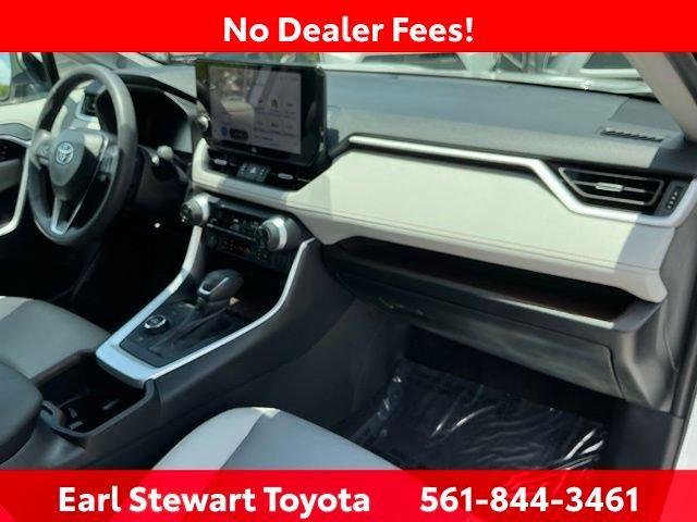 Certified Used 2024 WIND CHILL PEARL Toyota  image 41