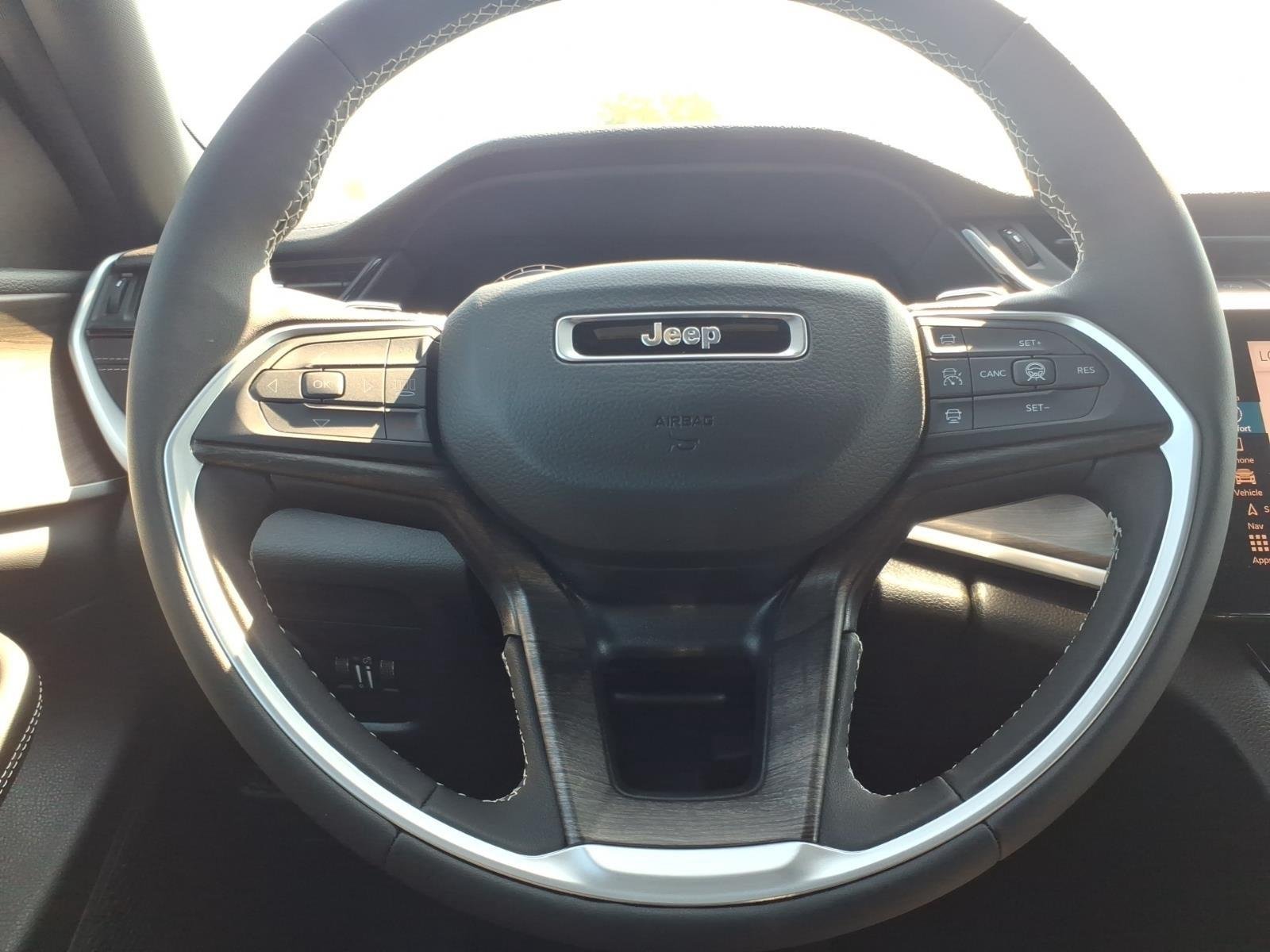 New 2026 Silver Zynith Jeep Laredo Altitude image 25