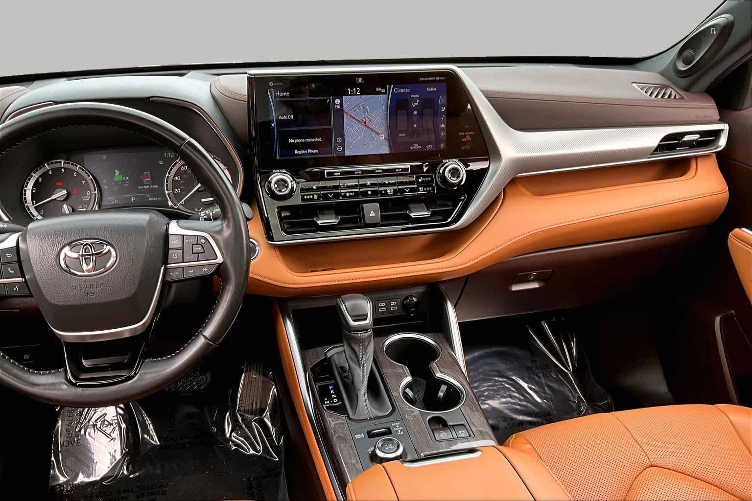 Used 2022 Moon Dust Toyota Platinum image 7