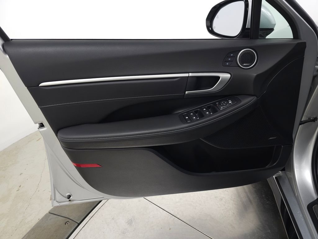 2025 Hyundai Sonata Hybrid Limited - Photo 16