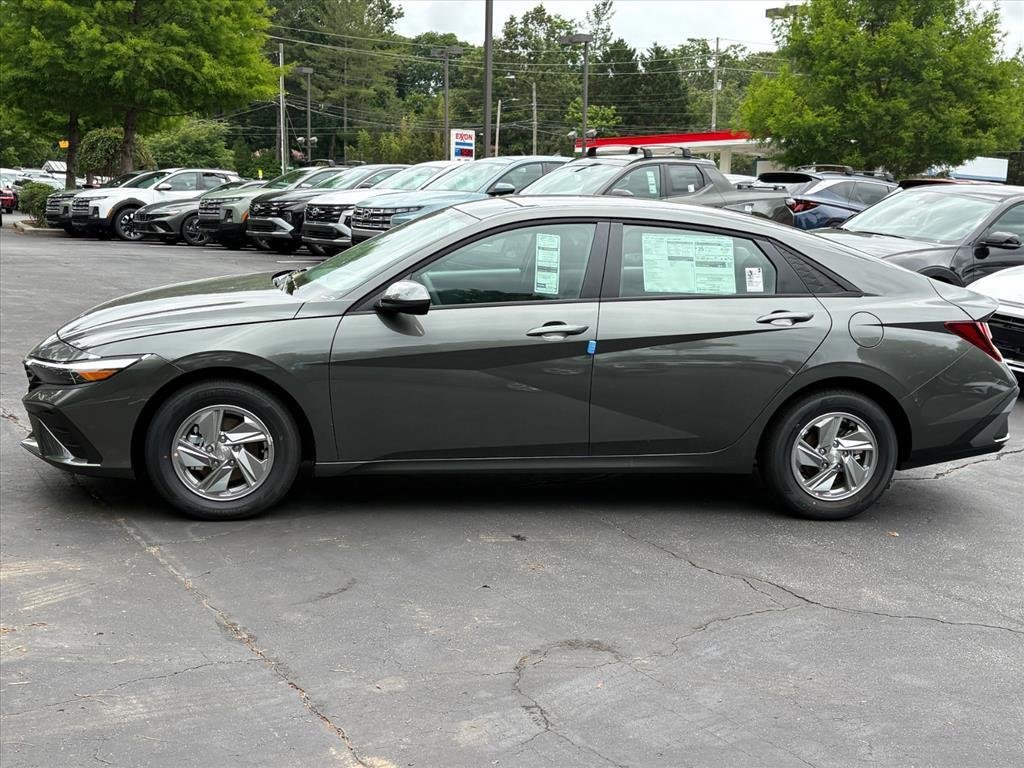 New 2026 Amazon Gray Pearl Hyundai SE image 17