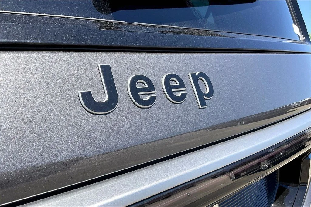 New 2026 Jeep Grand Wagoneer 4D Sport Utility
