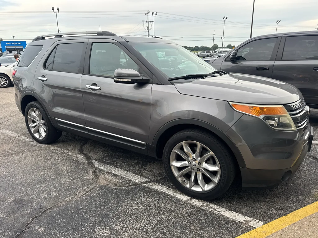 Used 2014 Sterling Gray Metallic Ford Limited image 3