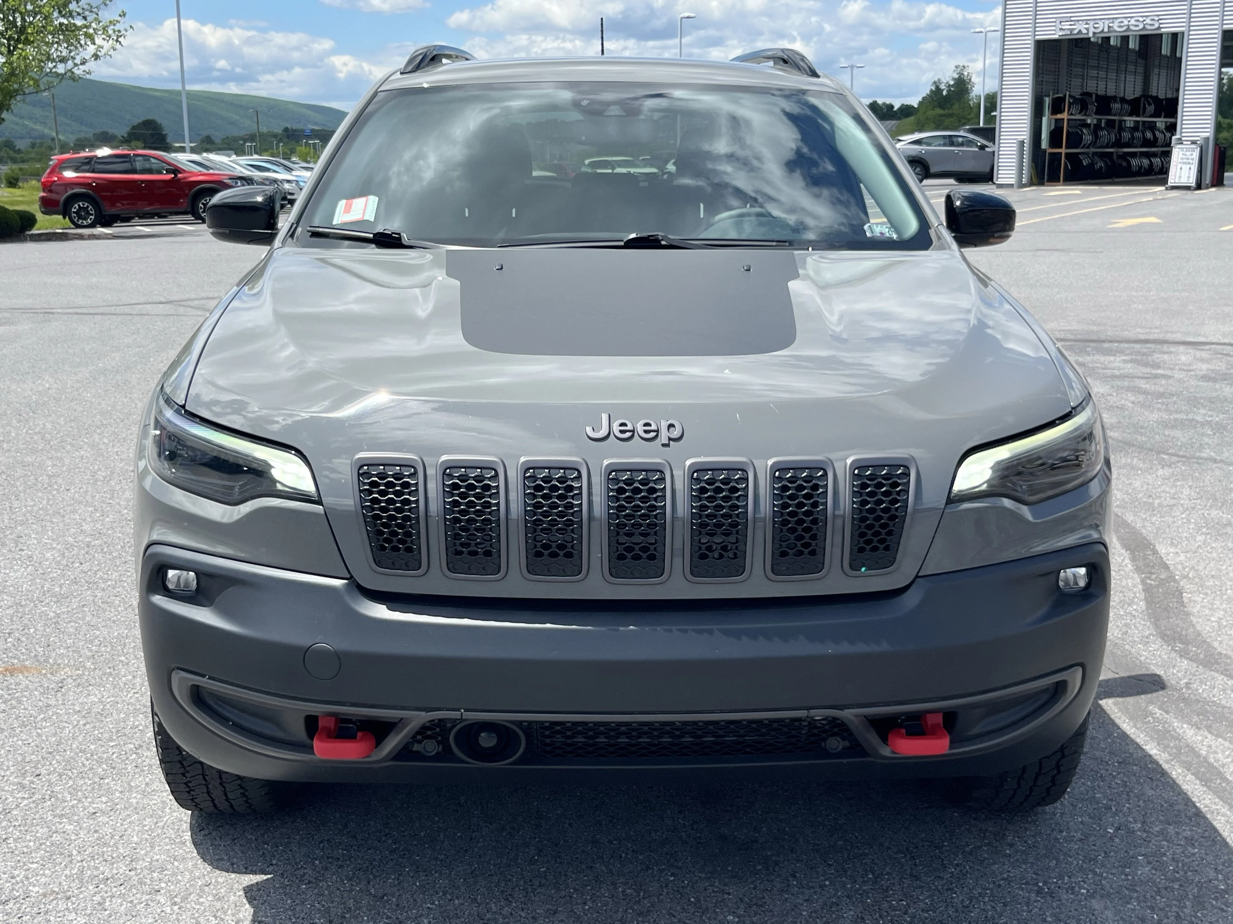 Used 2022 Gray Clearcoat Jeep Trailhawk image 12