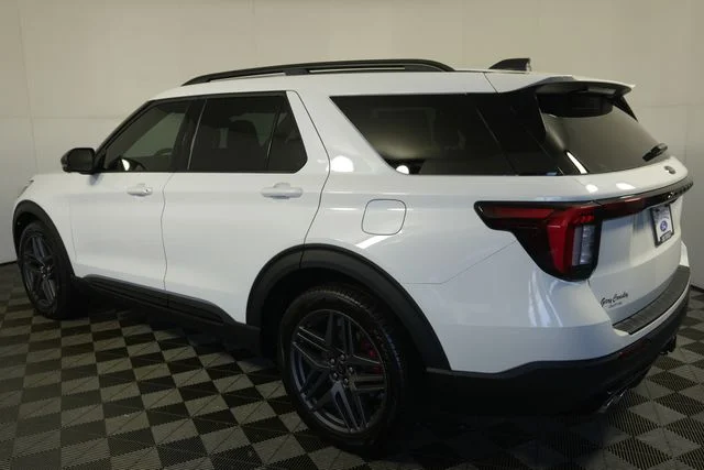 New 2026 Star White Metallic Tri-Coat Ford ST image 5