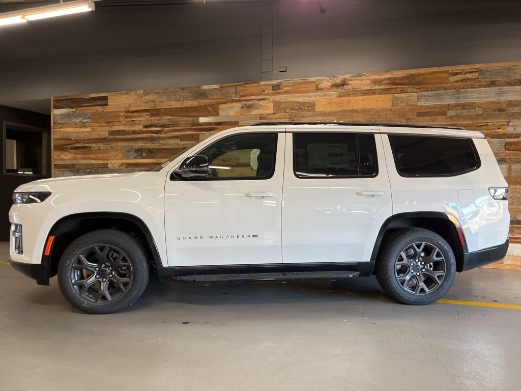 New 2026 Bright White Clear-Coat Exterior Paint Jeep Limited Altitude image 19