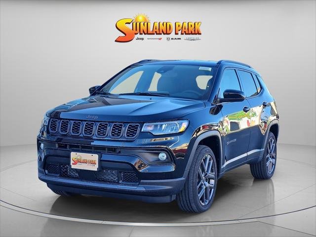 New 2026 Diamond Black Crystal Pearl-Coat Exterior Paint Jeep Latitude image 2