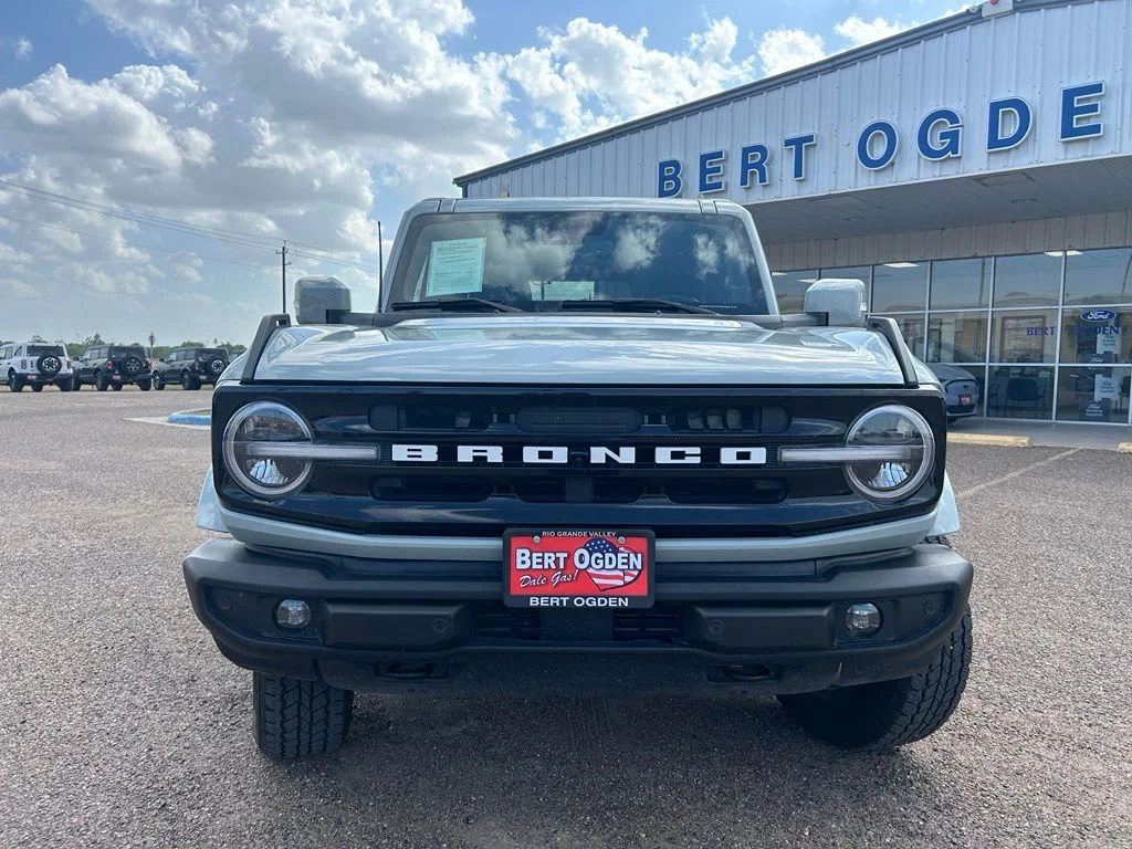 Used 2024 Green Ford Outer Banks image 2
