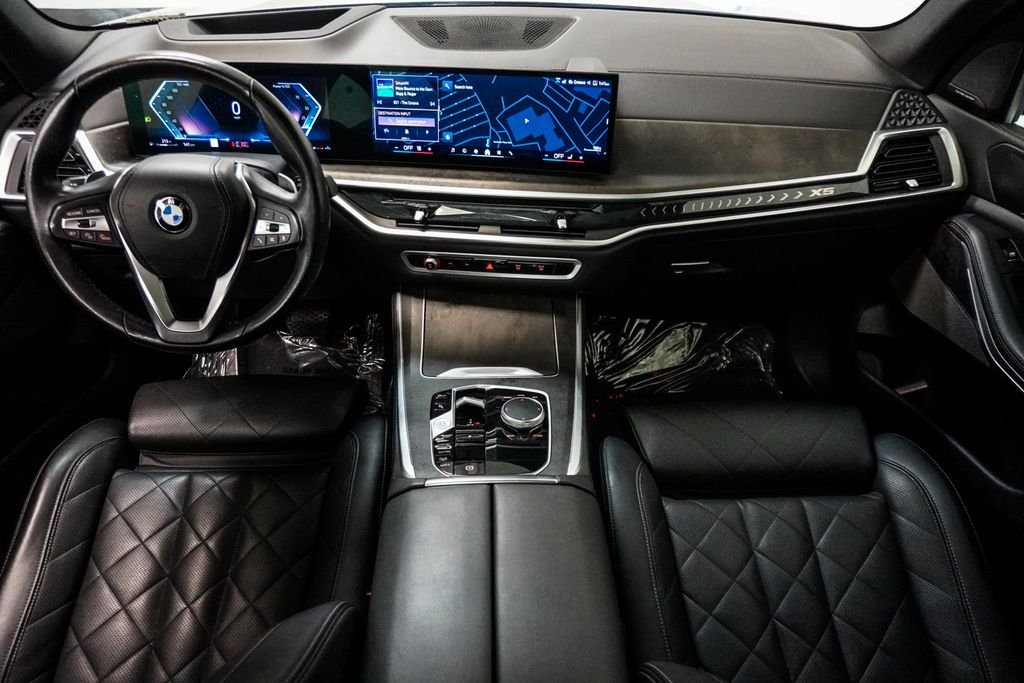 Used 2024 Black BMW xDrive40i image 14