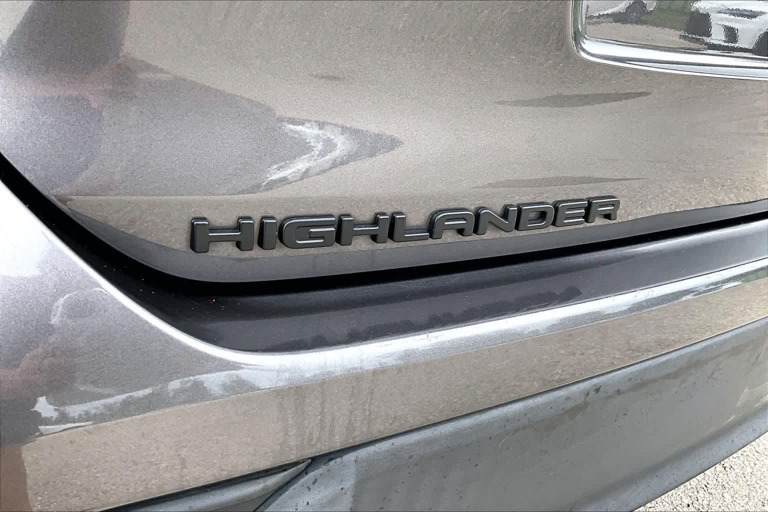 Used 2021 Magnetic Gray Metallic Toyota XLE image 10