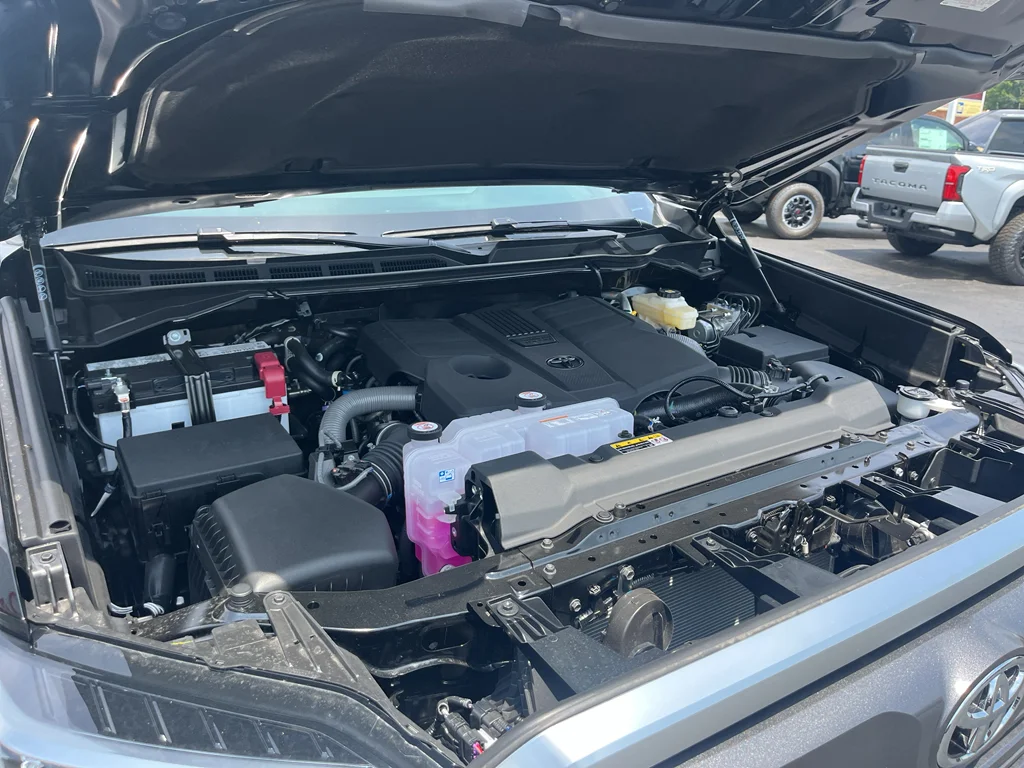 2026 Toyota Tundra Limited - Photo 11