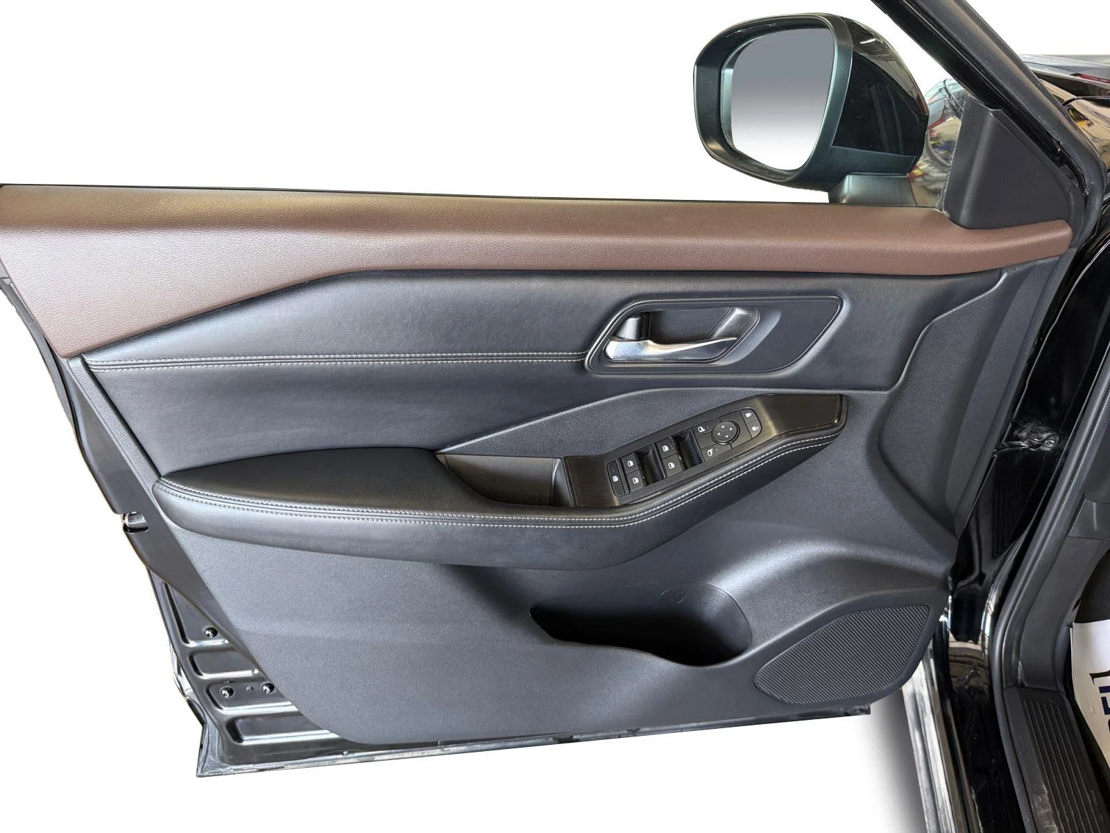 Used 2023 Super Black Nissan SV image 9