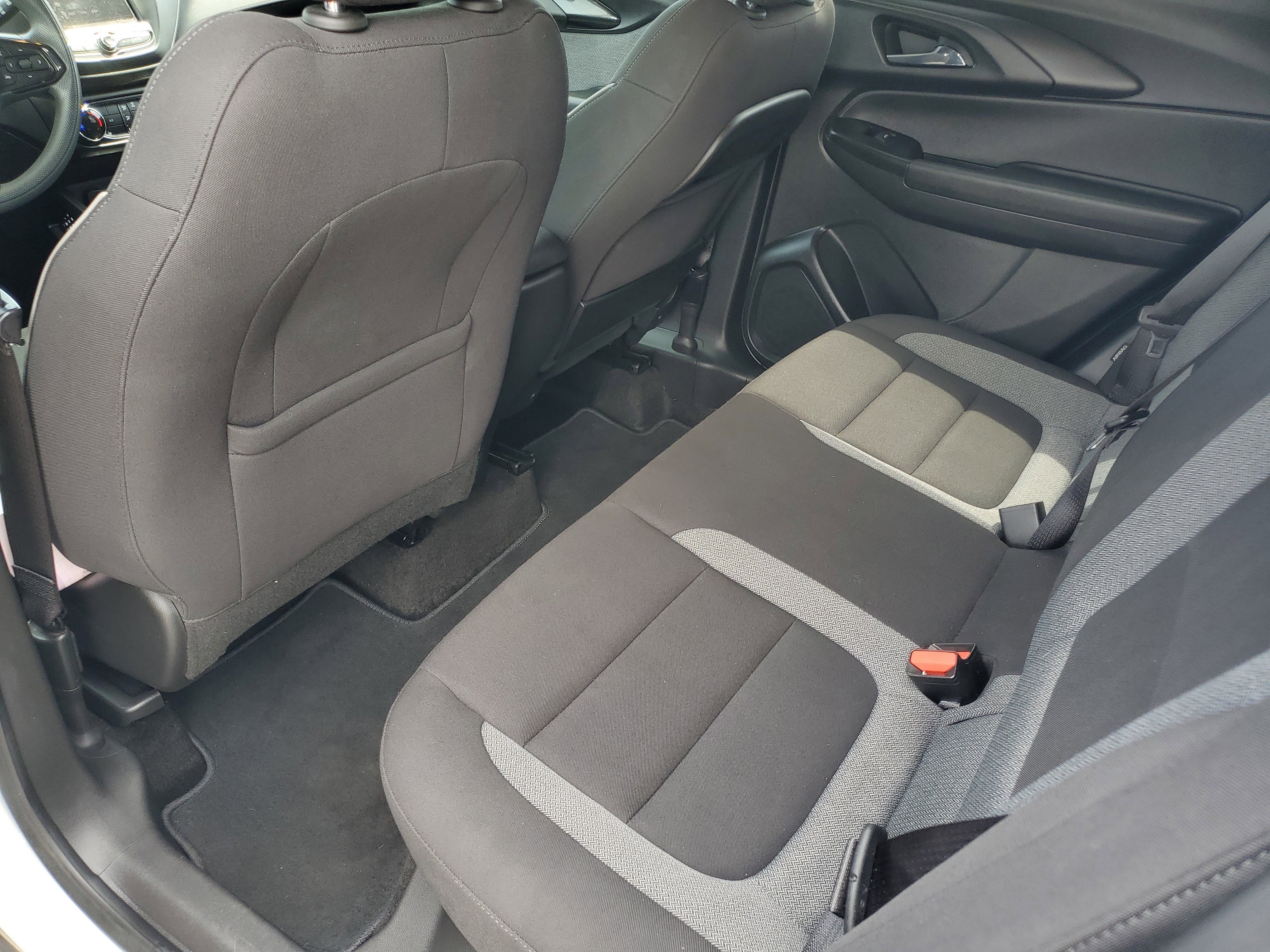 Used 2023 Summit White Chevrolet LT image 9