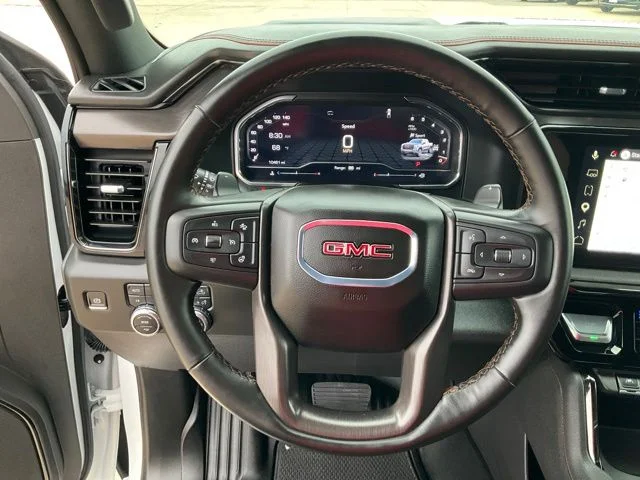 Used 2025 White GMC AT4 image 27