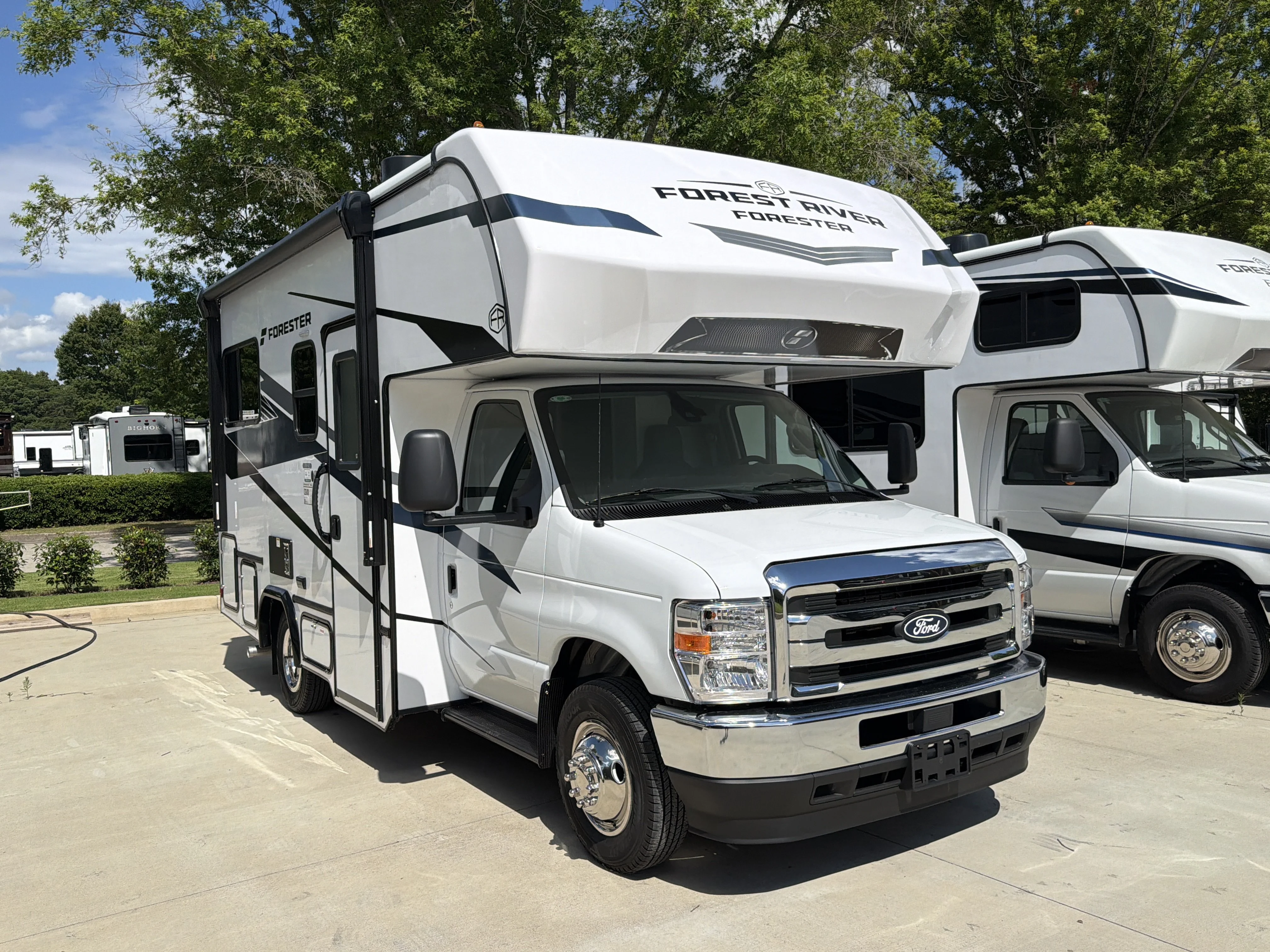 2026 Ford E-Series Cutaway Base