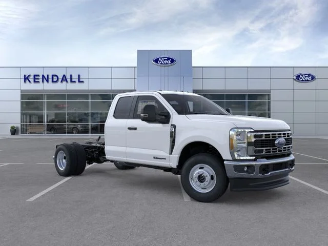 2025 Ford F-350 Super Duty Chassis Cab XL - Photo 7